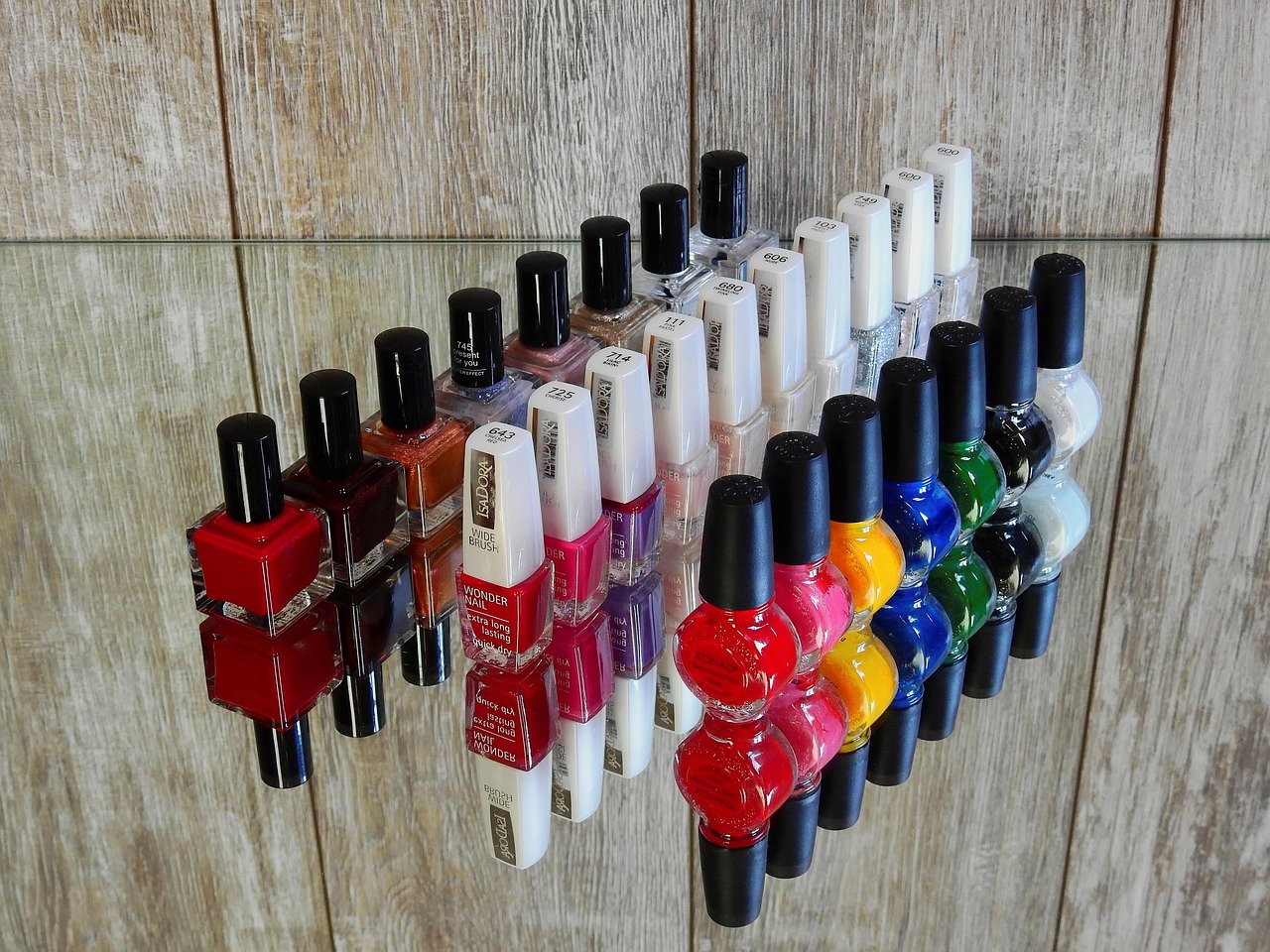 Nail nude che mép móng không đều